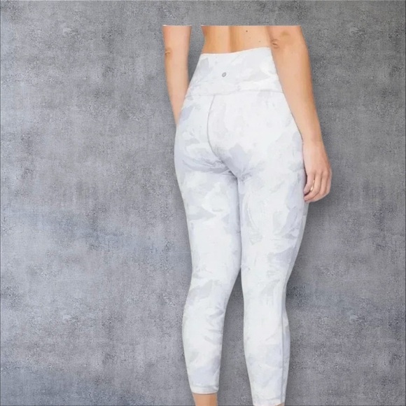 LULULEMON WUNDER UNDER HI RISE 23” LEGGINGS 8 TROPICAL SHADOW STARLIGHT GYM NWOT - Picture 4 of 12